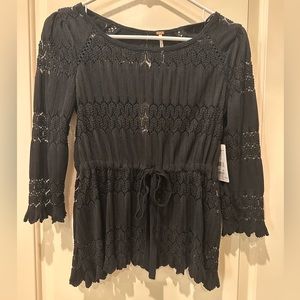 Free People top w cinch waist. Black. XS. NWT